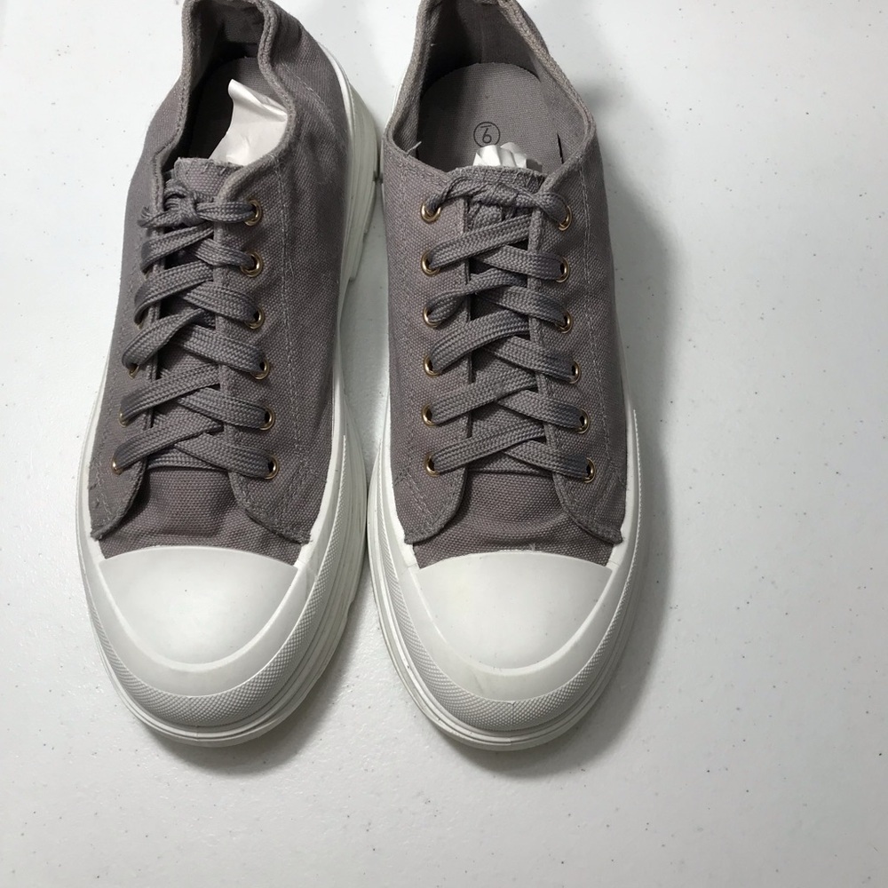 Chosen Ones Gray Canvas Women’s Platform Sneakers Size 9 SB-07